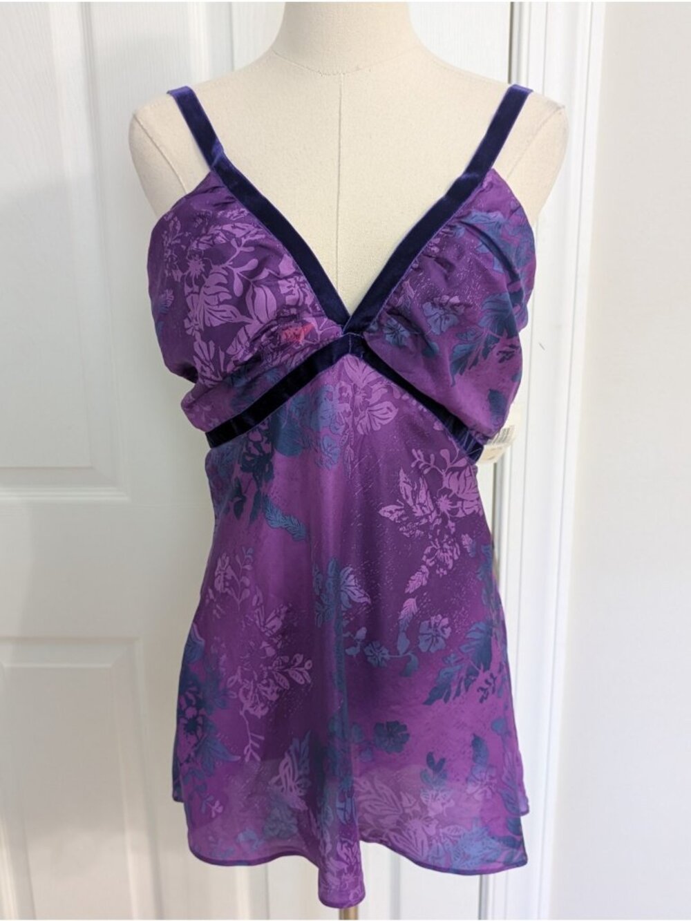 Vtg Y2K DKNY 100% Silk Babydoll Top Cami Sz 8 Purple Floral Velvet Straps Fairy